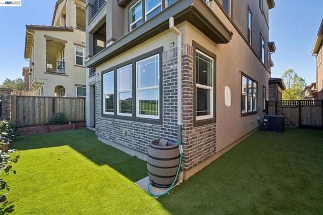 258 Benmore Dr, Hayward, CA 94542