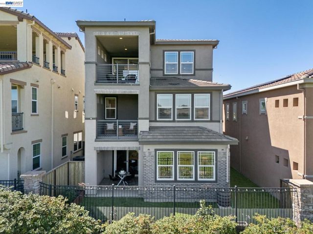 258 Benmore Dr, Hayward, CA 94542