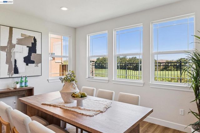 258 Benmore Dr, Hayward, CA 94542