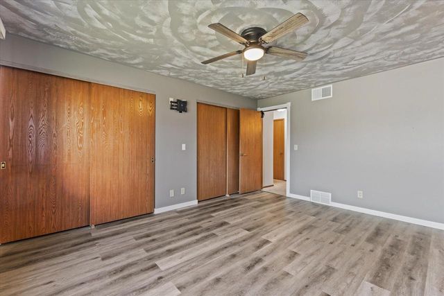5736 Cambridge CIRCLE, Racine, WI 53406