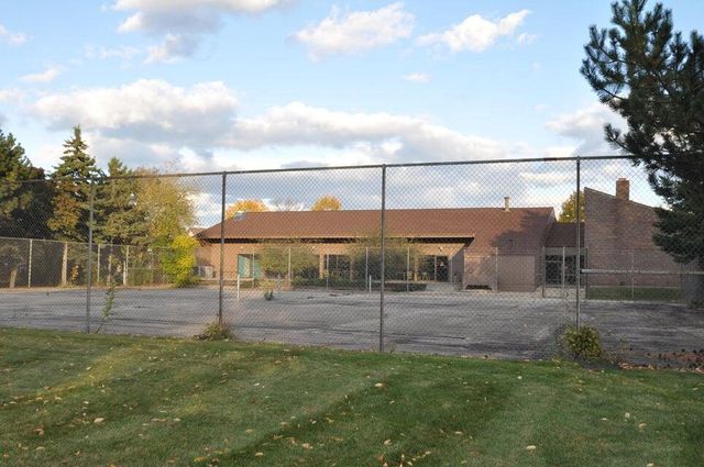 5736 Cambridge CIRCLE, Racine, WI 53406
