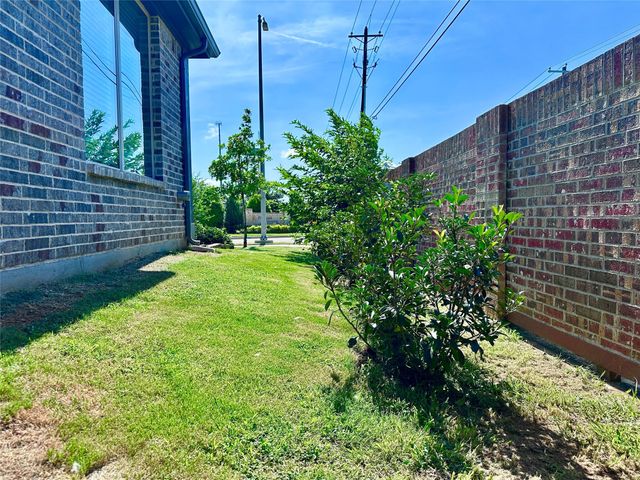 11401 Falcon Trace Drive, Fort Worth, TX 76244