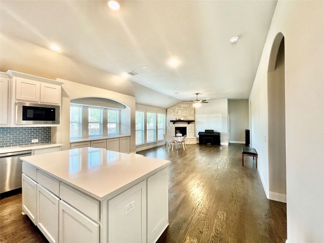 11401 Falcon Trace Drive, Fort Worth, TX 76244