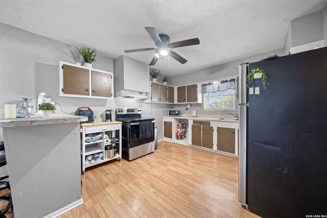13950 Ih 35, Moore, TX 78057