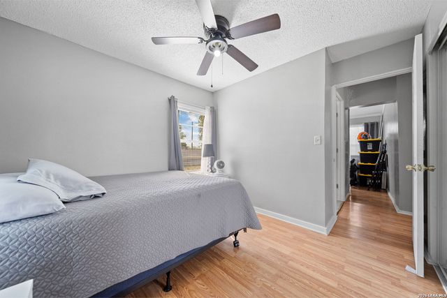 13950 Ih 35, Moore, TX 78057