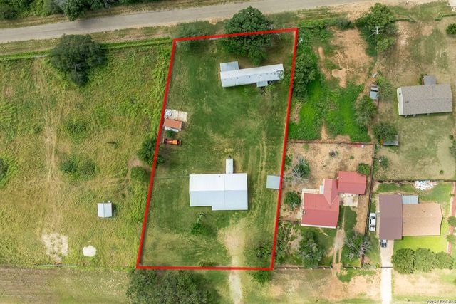 13950 Ih 35, Moore, TX 78057