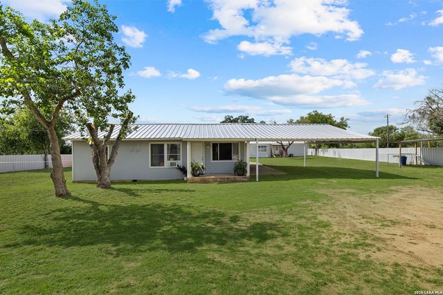 13950 Ih 35, Moore, TX 78057