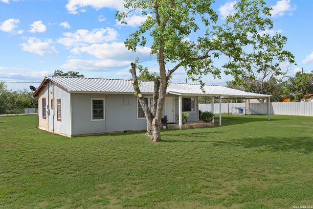 13950 Ih 35, Moore, TX 78057