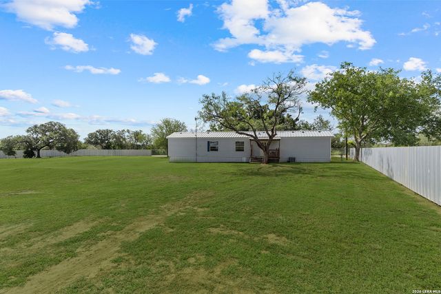 13950 Ih 35, Moore, TX 78057