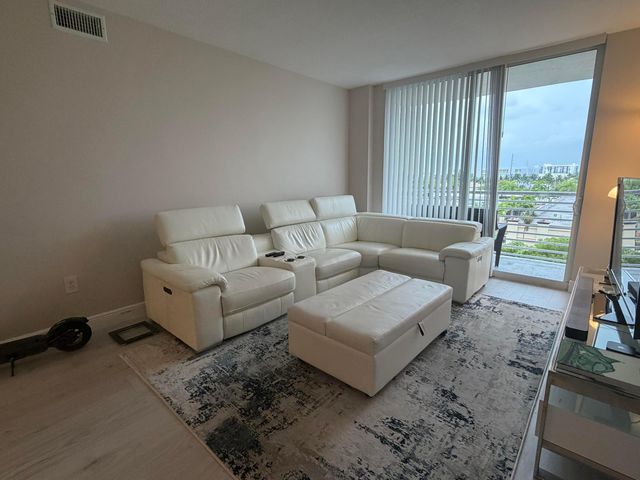 2775 NE 187th Street 408, Aventura, FL 33180