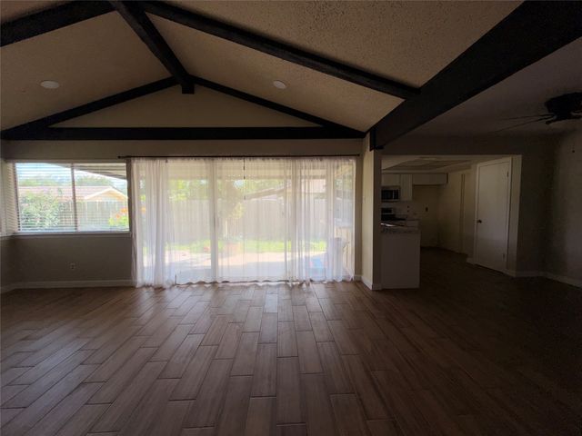 726 Ravencroft Drive, Garland, TX 75043