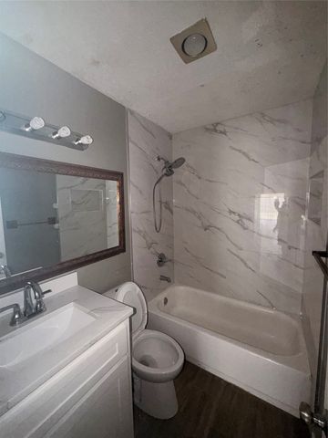 726 Ravencroft Drive, Garland, TX 75043