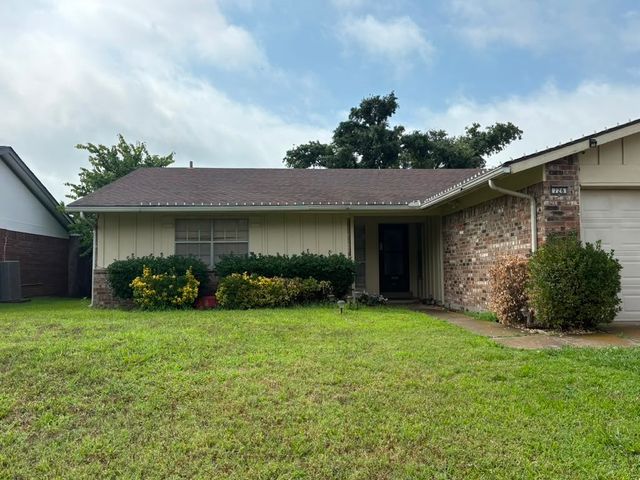 726 Ravencroft Drive, Garland, TX 75043