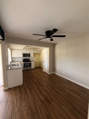 726 Ravencroft Drive, Garland, TX 75043