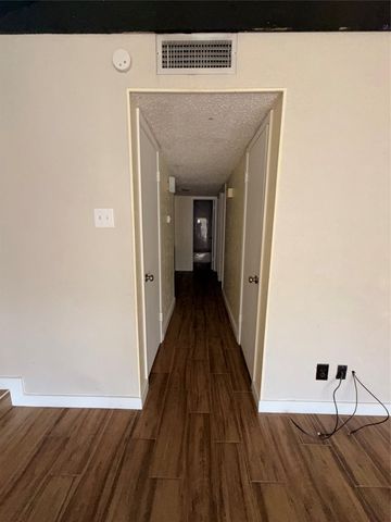 726 Ravencroft Drive, Garland, TX 75043