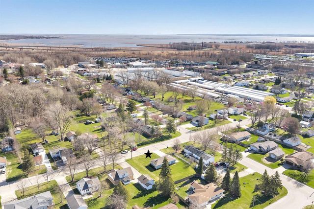 1809 LENWOOD AVENUE, Green Bay, WI 54303