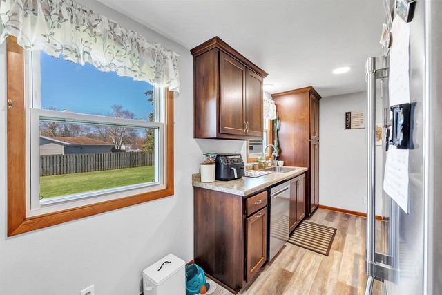 1809 LENWOOD AVENUE, Green Bay, WI 54303
