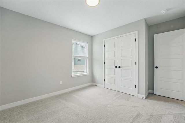 8708 SW Edgewater Drive, Blue Springs, MO 64064