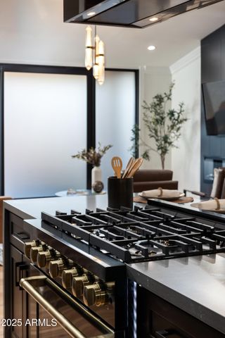 8708 E RANCHO VISTA Drive, Scottsdale, AZ 85251