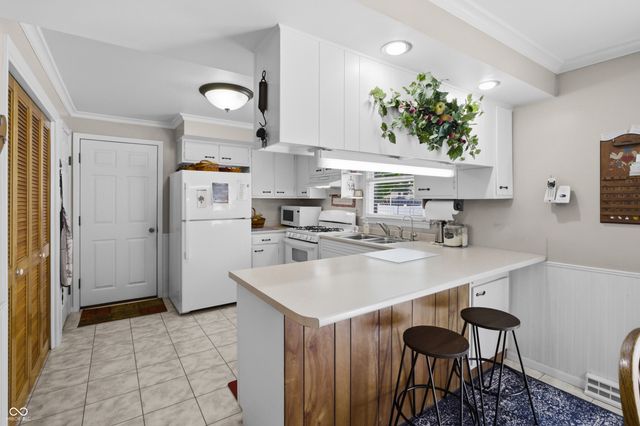 2820 Wedgewood Drive, Columbus, IN 47203