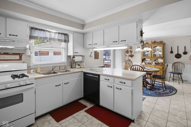 2820 Wedgewood Drive, Columbus, IN 47203
