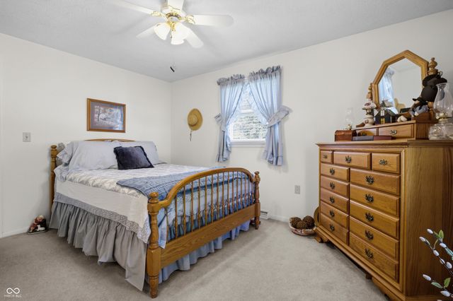 2820 Wedgewood Drive, Columbus, IN 47203