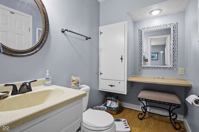 2820 Wedgewood Drive, Columbus, IN 47203