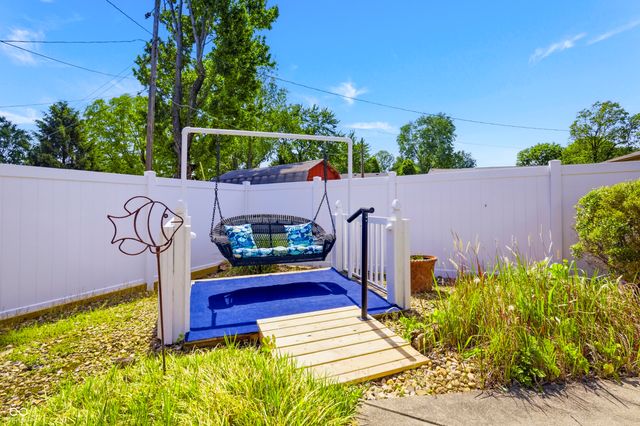 2820 Wedgewood Drive, Columbus, IN 47203