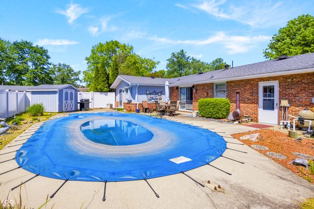 2820 Wedgewood Drive, Columbus, IN 47203