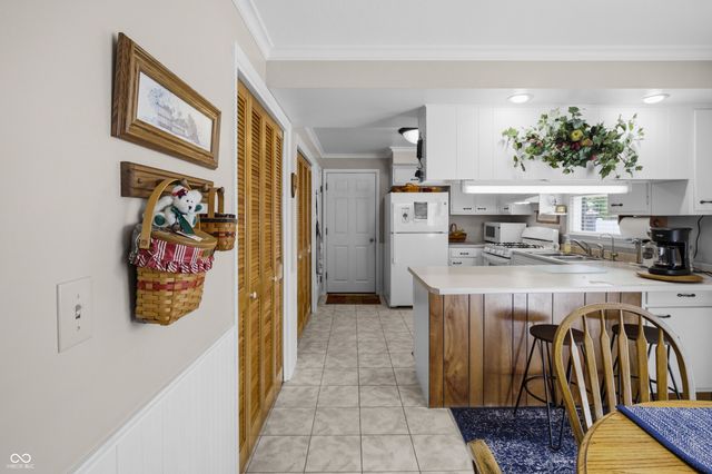 2820 Wedgewood Drive, Columbus, IN 47203