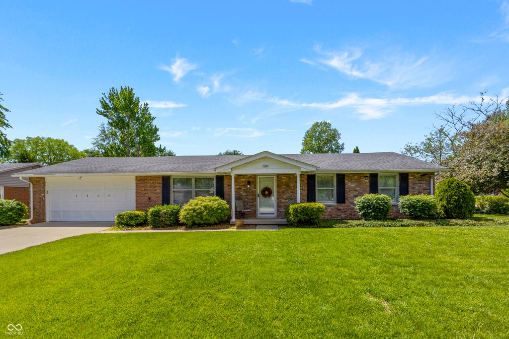 2820 Wedgewood Drive, Columbus, IN 47203