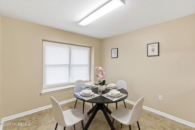 15 Sanz Town Road, Lakewood, NJ 08701