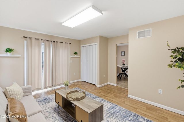 15 Sanz Town Road, Lakewood, NJ 08701