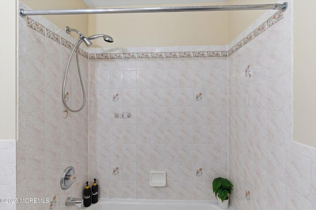 15 Sanz Town Road, Lakewood, NJ 08701