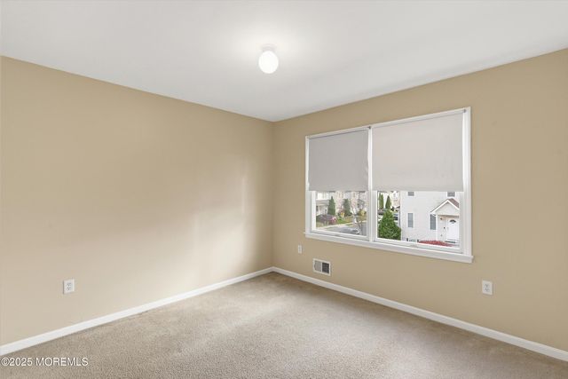 15 Sanz Town Road, Lakewood, NJ 08701