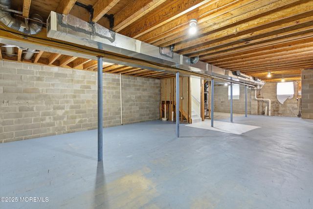 15 Sanz Town Road, Lakewood, NJ 08701