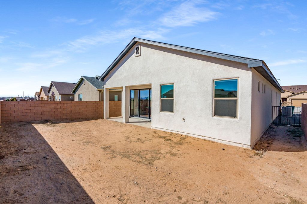Image 22 of property listing at 2328 Melon Ridge Loop NE, Rio Rancho, NM 87144