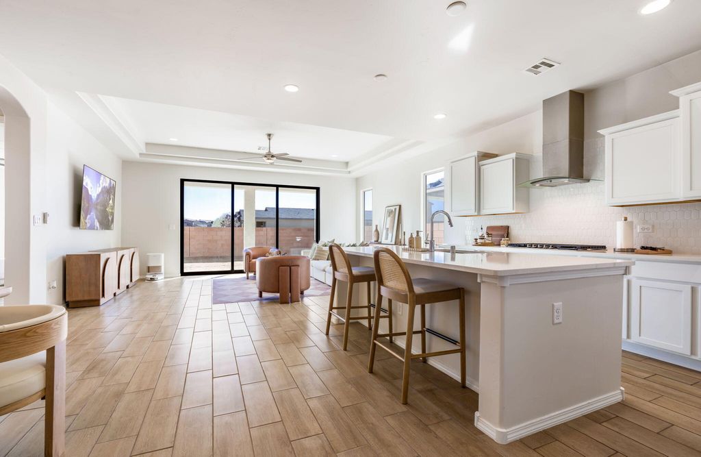 Image 6 of property listing at 2328 Melon Ridge Loop NE, Rio Rancho, NM 87144