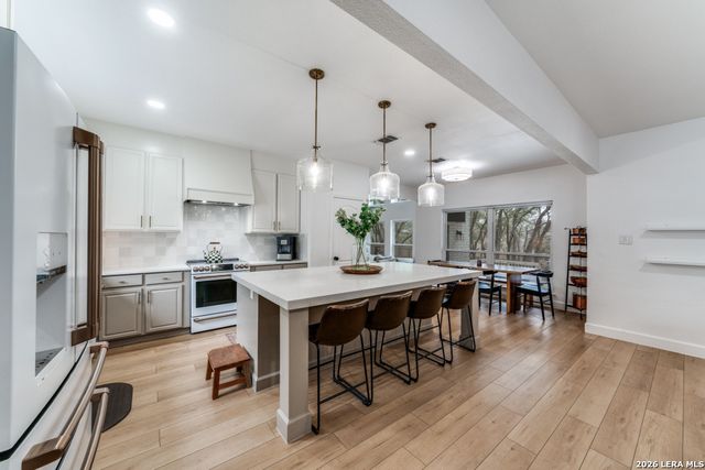 322 Dublin Cir, Floresville, TX 78114