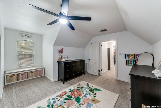 322 Dublin Cir, Floresville, TX 78114