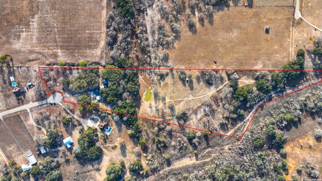 322 Dublin Cir, Floresville, TX 78114