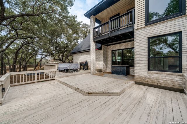 322 Dublin Cir, Floresville, TX 78114