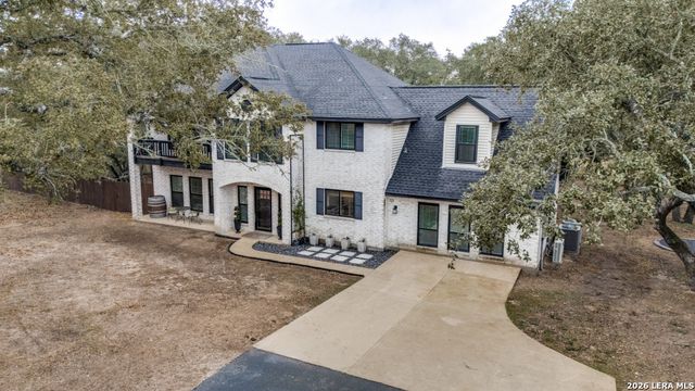 322 Dublin Cir, Floresville, TX 78114