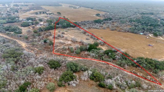 322 Dublin Cir, Floresville, TX 78114