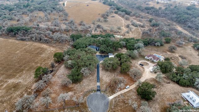 322 Dublin Cir, Floresville, TX 78114