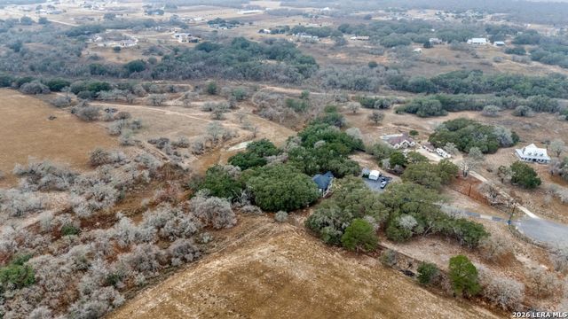 322 Dublin Cir, Floresville, TX 78114