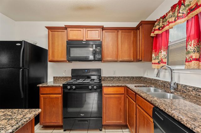 818 Marigold Road, Baytown, TX 77521