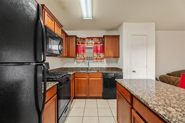 818 Marigold Road, Baytown, TX 77521