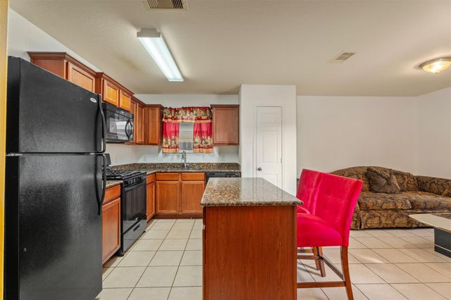 818 Marigold Road, Baytown, TX 77521