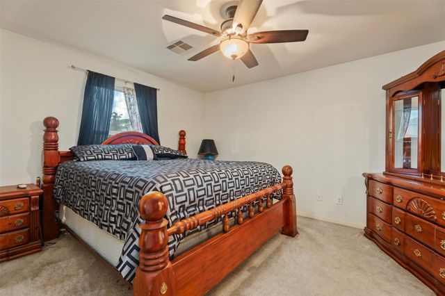 818 Marigold Road, Baytown, TX 77521